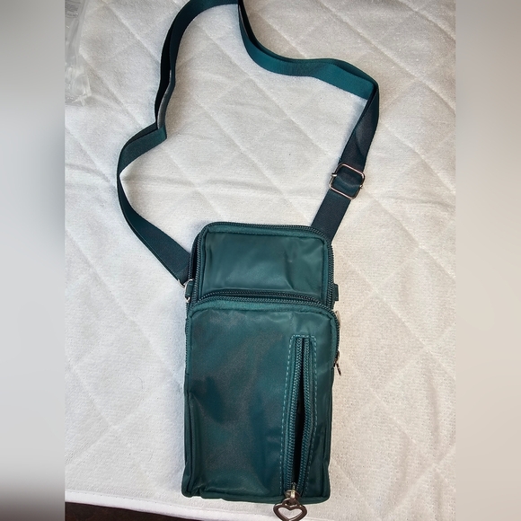 Crossbody Bag Cell Phone Sleeve Concert Venue Bag Adiustable Strap Arm Wrist NWT - Picture 9 of 12